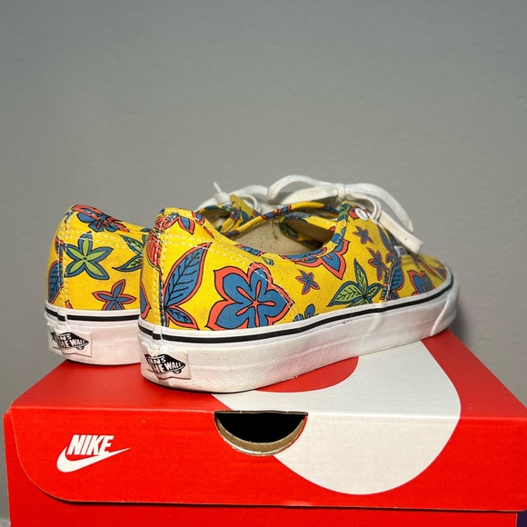 Vans Authentic “ Hawaii Edition “ Size 10.5 Used - Picture 3 of 4